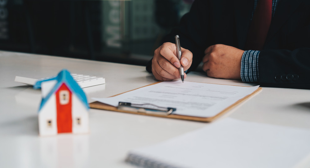 Comment rénover une maison tout en respectant un budget serré