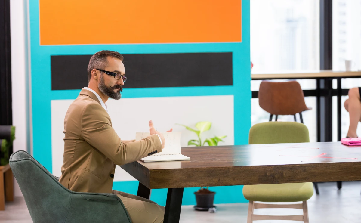La révolution du coworking : comment ces espaces partagés transforment l'immobilier commercial